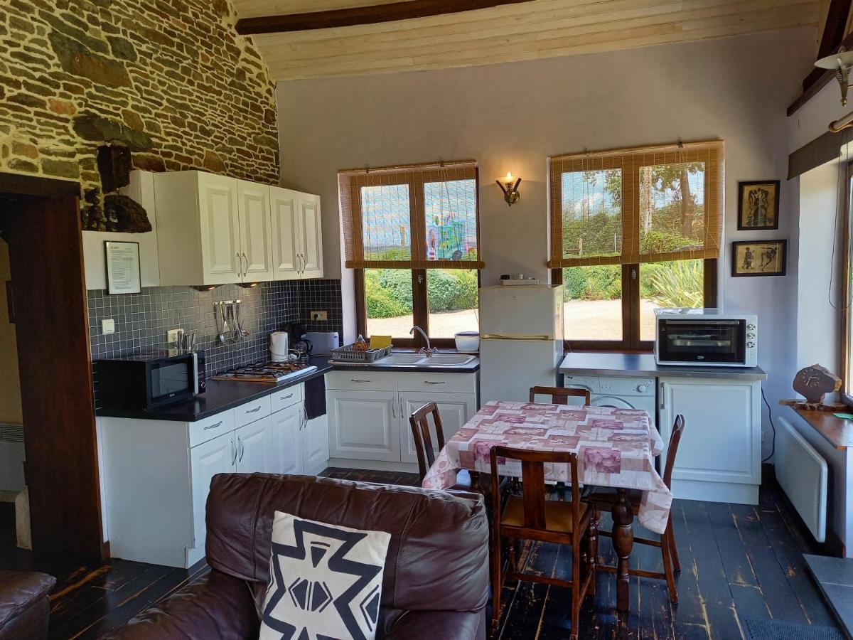 La Gasteboisiere With Swimming Pool And Games Room Le Mesnil-Adelee 外观 照片