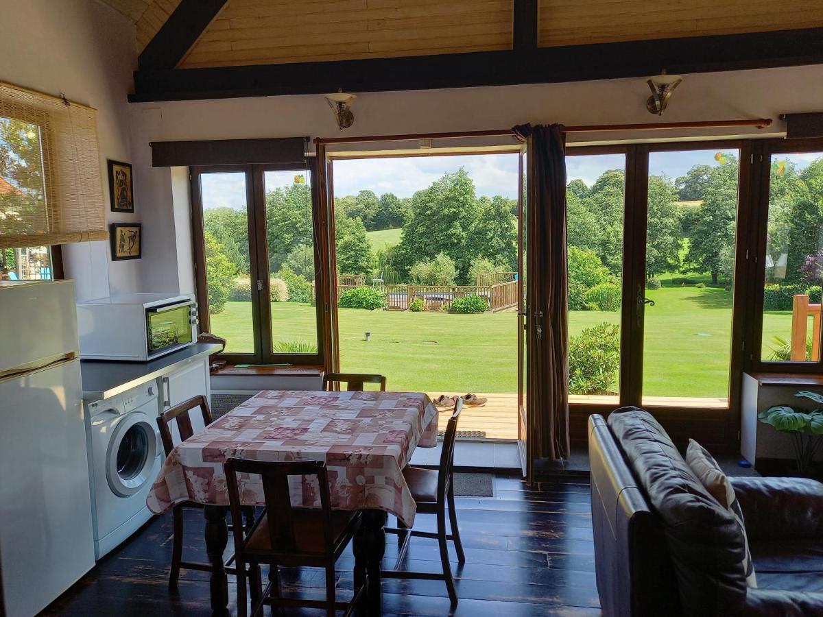 La Gasteboisiere With Swimming Pool And Games Room Le Mesnil-Adelee 外观 照片