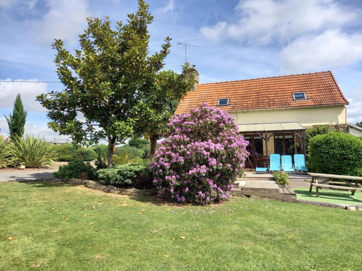 La Gasteboisiere With Swimming Pool And Games Room Le Mesnil-Adelee 外观 照片